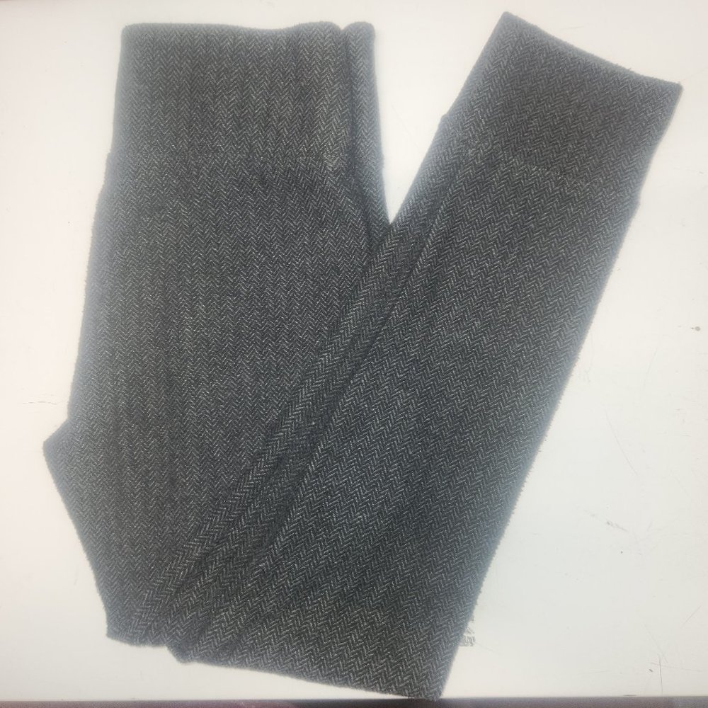 LOFT Ladie's stylish casual bottoms. Dark Grey.Wide waistband size small